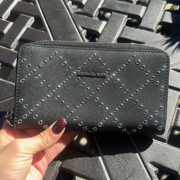 Michael Kors Wallet - Picture 1 of 3